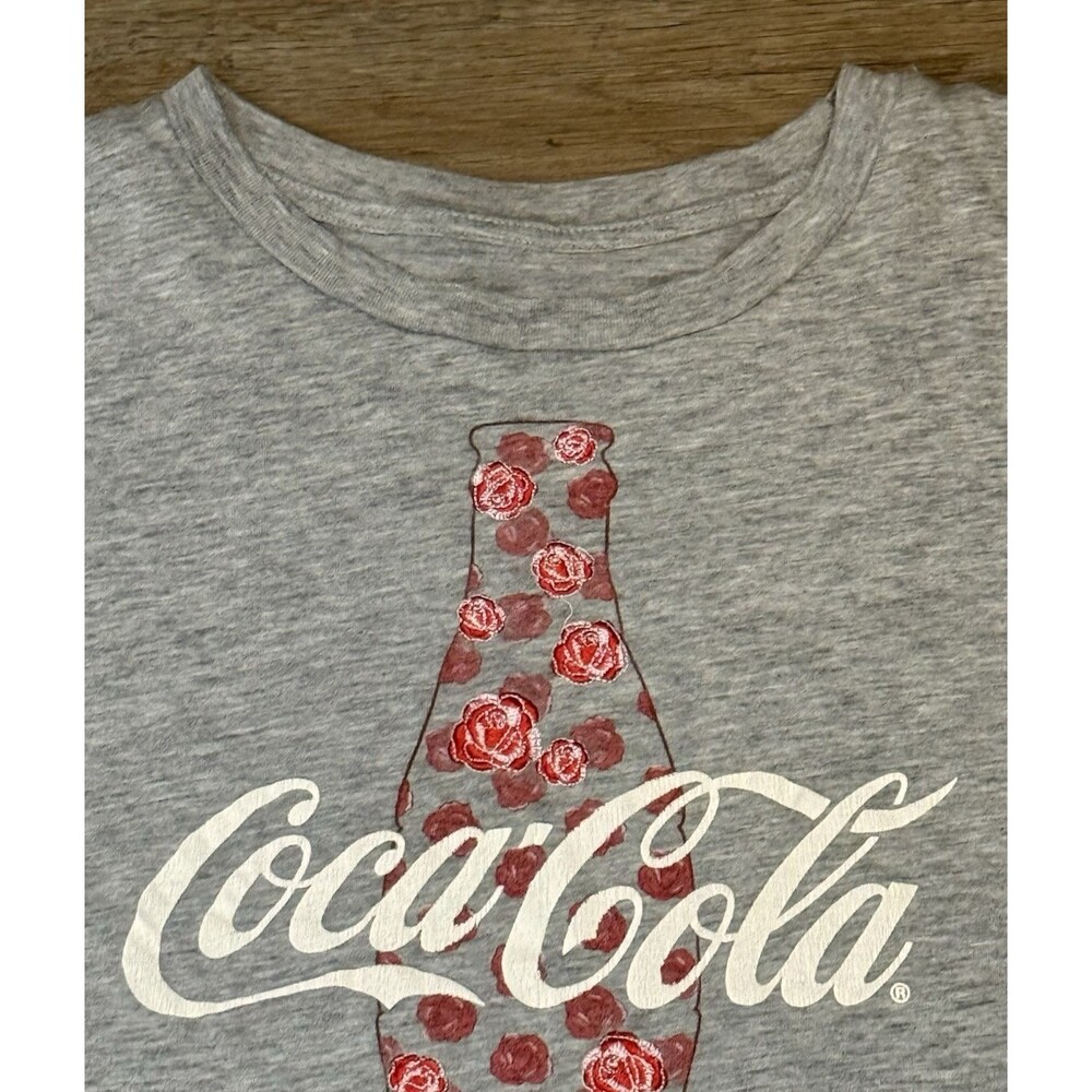 Coca-Cola Crop Top Grey T-Shirt Embroidered Roses Size L - Picture 3 of 5